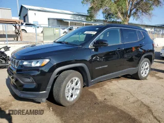 2025 Jeep Compass Latitude z VIN 3C4NJDBNXST551870, wystawiony jako Copart lot #59081075 z przebiegiem 6 426 mil mil oraz Szkoda całkowita • Salvage title. Historia ofert i sprzedaży dostępna na DreamBid. Obrazek 1.