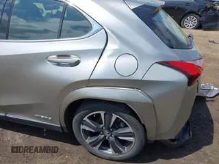 2022 Lexus UX 250h z VIN JTHP9JBHXN2054896, wystawiony jako IAAI lot #42152570 z przebiegiem 35 546 mil mil oraz . Historia ofert i sprzedaży dostępna na DreamBid. Obrazek 20.