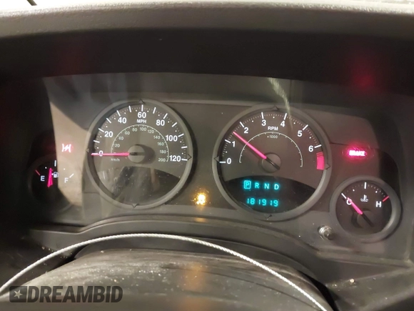 2007 Jeep Compass Sport with VIN 1J8FF47W57D598222, listed as a IAAI auction lot 41379480 with 181,919 mi miles. Bid and sale history available at carsss.com. Image 7.