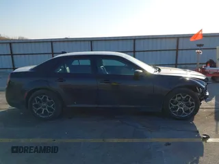 2015 Chrysler 300 with VIN 2C3CCAGG8FH808618, listed as a IAAI auction lot 41695711 with 137,050 mi miles. Bid and sale history available at carsss.com. Image 14.