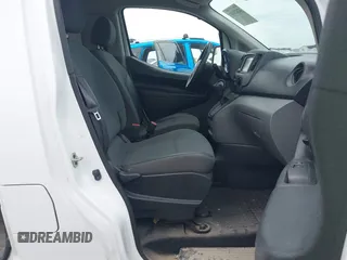 2020 Nissan NV200 SV z VIN 3N6CM0KN8LK708338, wystawiony jako IAAI lot #42473489 z przebiegiem Nie podano mil oraz . Historia ofert i sprzedaży dostępna na DreamBid. Obrazek 5.