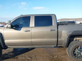 2015 Chevrolet Silverado 1500 LT with VIN 3GCUKREC9FG322269, listed as a IAAI auction lot 41298687 with 147,336 mi miles. Bid and sale history available at carsss.com. Image 15.
