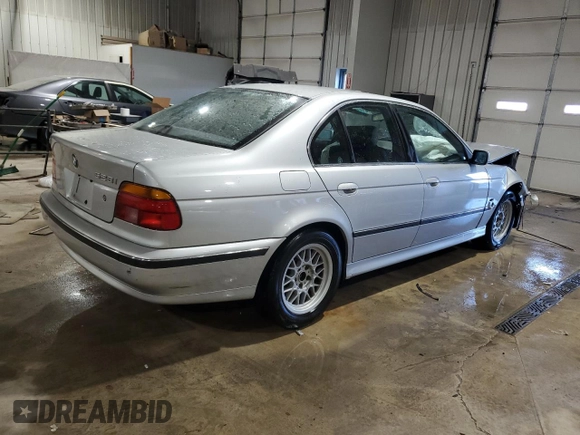 2000 BMW 5 Series 528iA with VIN WBADM6343YGU14817, listed as a Copart auction lot 41567125 with 0 mi miles and Salvage Title. Bid and sale history available at carsss.com. Image 3.