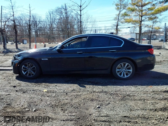 2015 BMW 5 Series 528i xDrive with VIN WBA5A7C50FD621076, listed as a IAAI auction lot 41823319 with 113,631 mi miles and . Bid and sale history available at carsss.com. Image 15.
