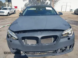 2015 BMW 5 Series 550i z VIN WBAKN9C53FD682327, wystawiony jako IAAI lot #42314810 z przebiegiem 131 794 mil mil oraz . Historia ofert i sprzedaży dostępna na DreamBid. Obrazek 12.
