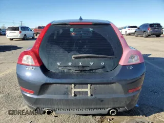 2013 Volvo C30 T5 z VIN YV1672MK9D2303456, wystawiony jako Copart lot #85123614 z przebiegiem 138 807 mil mil oraz Szkody całkowita. Historia ofert i sprzedaży dostępna na DreamBid. Obrazek 6.