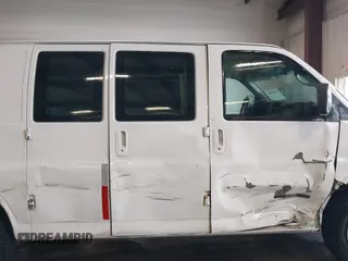 2005 GMC Savana Cargo Van with VIN 1GTGG25V451900301, listed as a IAAI auction lot 41637546 with 237,623 mi miles. Bid and sale history available at carsss.com. Image 14.