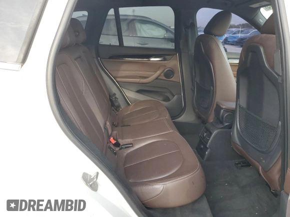 2016 BMW X1 xDrive28i z VIN WBXHT3C3XGP884843, wystawiony jako Copart lot #50605845 z przebiegiem 115 197 mil mil oraz Nie do naprawy • Non repairable. Historia ofert i sprzedaży dostępna na DreamBid. Obrazek 10.