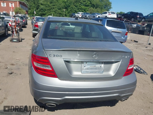 2013 Mercedes-Benz C 300 Sport с VIN WDDGF8AB0DA822279, выставлен на аукционе IAAI как лот 42551907 с пробегом 115 854 миль миль и . История ставок и продаж доступна на DreamBid. Изображение 16.