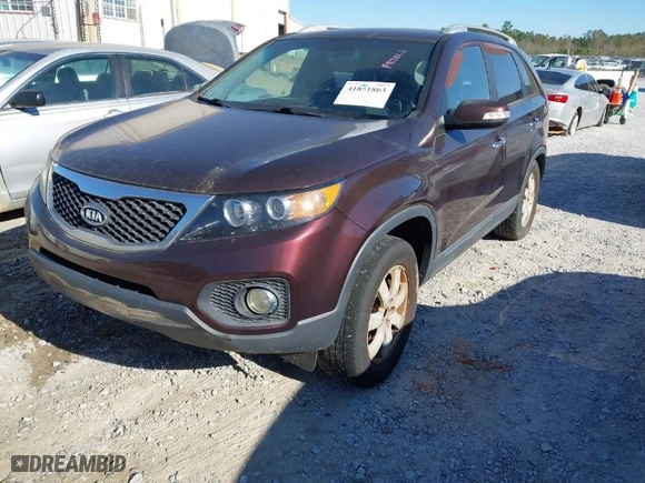2011 Kia Sorento LX with VIN 5XYKT3A18BG013701, listed as a IAAI auction lot 41851863 with 272,828 mi miles. Bid and sale history available at carsss.com. Image 2.