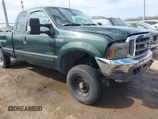 2001 Ford Super Duty F-250 XL with VIN 1FTNX21F91EB48250, listed as a IAAI auction lot 41901105 with 224,752 mi miles. Bid and sale history available at carsss.com. Image 1.