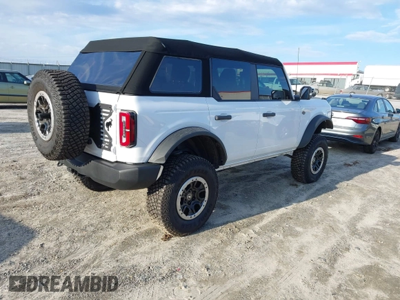 2022 Ford Bronco with VIN 1FMEE5DP7NLB41371, listed as a IAAI auction lot 41575668 with 5,168 mi miles. Bid and sale history available at carsss.com. Image 4.