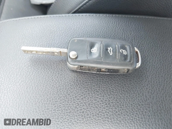 2013 Volkswagen Jetta SE with VIN 3VWDP7AJ0DM352654, listed as a IAAI auction lot 42552411 with 84,145 mi miles and . Bid and sale history available at DreamBid. Image 11.