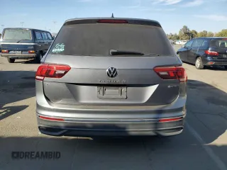 2022 Volkswagen Tiguan SE z VIN 3VV2B7AX2NM060360, wystawiony jako Copart lot #60428065 z przebiegiem 29 272 mil mil oraz Czysty tytuł • Clean title. Historia ofert i sprzedaży dostępna na DreamBid. Obrazek 6.