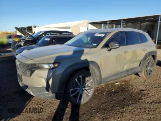 2023 Mazda CX-50 Premium z VIN 7MMVABDY9PN111156, wystawiony jako Copart lot #46116175 z przebiegiem 70 207 mil mil oraz Szkoda całkowita • Salvage title. Historia ofert i sprzedaży dostępna na DreamBid. Obrazek 1.