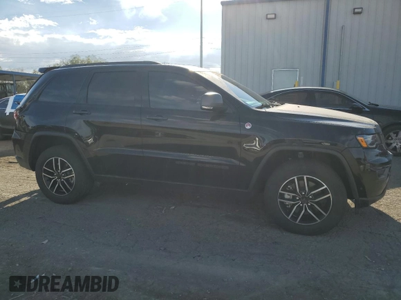 2020 Jeep Grand Cherokee Trailhawk with VIN 1C4RJFLT9LC303763, listed as a Copart auction lot 69877614 with 46,512 mi miles and Salvage title. Bid and sale history available at DreamBid. Image 4.