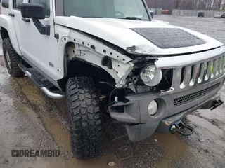 2007 Hummer H3 SUV with VIN 5GTDN13E978173651, listed as a IAAI auction lot 41865862 with 149,857 mi miles. Bid and sale history available at carsss.com. Image 6.