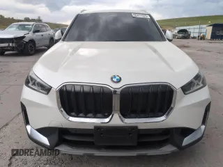 2023 BMW X1 xDrive28i with VIN WBX73EF06P5X45961, listed as a Copart auction lot 56417925 with 32,036 mi miles and Clean title. Bid and sale history available at DreamBid. Image 5.