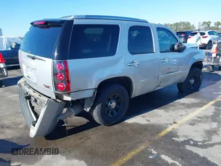 2011 GMC Yukon Denali with VIN 1GKS2EEF8BR346281, listed as a IAAI auction lot 41224127 with 264,311 mi miles. Bid and sale history available at carsss.com. Image 4.