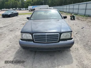 1995 Mercedes-Benz S 320 z VIN WDBGA33E6SA215530, wystawiony jako Copart lot #72429254 z przebiegiem 154 900 mil mil oraz Czysty tytuł • Clean title. Historia ofert i sprzedaży dostępna na DreamBid. Obrazek 5.