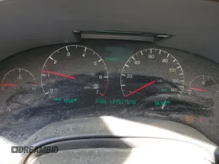 2001 Cadillac DeVille DHS z VIN 1G6KE57Y21U250470, wystawiony jako Copart lot #57334785 z przebiegiem 66 703 mil mil oraz Tytuł czysty. Historia ofert i sprzedaży dostępna na DreamBid. Obrazek 9.