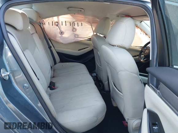 2018 Mazda Mazda6 Sport with VIN JM1GL1UM2J1303320, listed as a IAAI auction lot 41440139 with 131,877 mi miles. Bid and sale history available at carsss.com. Image 8.
