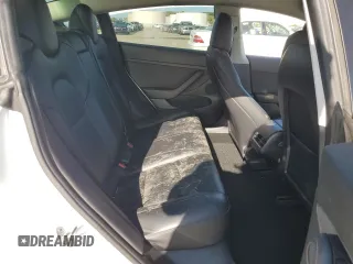 2023 Tesla Model 3 z VIN 5YJ3E1EA8PF715450, wystawiony jako Copart lot #51101045 z przebiegiem 48 308 mil mil oraz Szkoda całkowita • Salvage title. Historia ofert i sprzedaży dostępna na DreamBid. Obrazek 10.