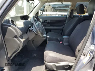 2009 Scion xB z VIN JTLKE50E991073625, wystawiony jako Copart lot #57295885 z przebiegiem 111 211 mil mil oraz Szkoda całkowita • Salvage title. Historia ofert i sprzedaży dostępna na DreamBid. Obrazek 7.