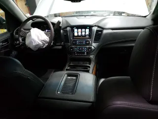 2019 Chevrolet Suburban Premier with VIN 1GNSKJKJ2KR242552, listed as a Copart auction lot 41894825 with 178,053 mi miles and Clean Title. Bid and sale history available at DreamBid. Image 8.