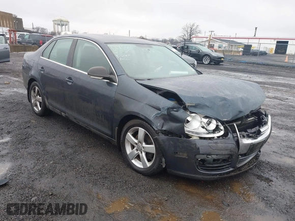 2009 Volkswagen Jetta SE z VIN 3VWRZ71K49M016683, wystawiony jako IAAI lot #41530644 z przebiegiem 106 148 mil mil oraz . Historia ofert i sprzedaży dostępna na DreamBid. Obrazek 1.