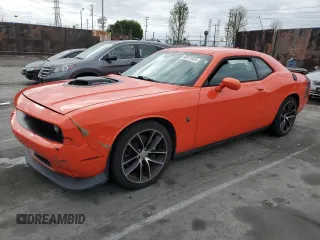 2016 Dodge Challenger 392 Hemi Scat Pack Shaker z VIN 2C3CDZFJXGH351790, wystawiony jako Copart lot #60752105 z przebiegiem 69 129 mil mil oraz Szkoda całkowita • Salvage title. Historia ofert i sprzedaży dostępna na DreamBid. Obrazek 1.