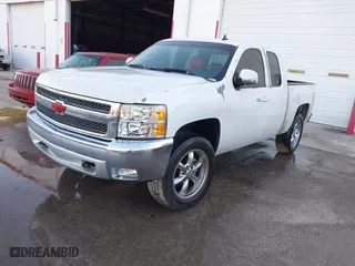 2007 Chevrolet Silverado 1500 LT w/1LT with VIN 1GCEK19J57Z507841, listed as a IAAI auction lot 41767893 with 334,294 mi miles. Bid and sale history available at carsss.com. Image 17.