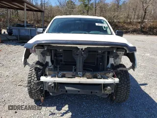 2017 Nissan Titan SV z VIN 1N6AA1EJ0HN569810, wystawiony jako Copart lot #48726215 z przebiegiem 126 458 mil mil oraz Szkoda całkowita • Salvage title. Historia ofert i sprzedaży dostępna na DreamBid. Obrazek 5.