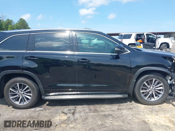 2017 Toyota Highlander XLE with VIN 5TDKZRFHXHS509618, listed as a IAAI auction lot 42407847 with 74,216 mi miles and . Bid and sale history available at DreamBid. Image 14.