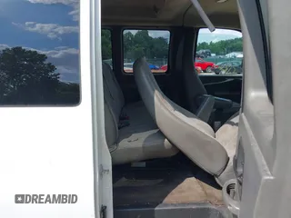 2011 Chevrolet Express Passenger 1LT z VIN 1GAZG1FG7B1171122, wystawiony jako IAAI lot #42781322 z przebiegiem 262 838 mil mil oraz . Historia ofert i sprzedaży dostępna na DreamBid. Obrazek 8.