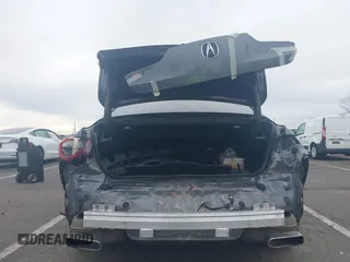 2023 Acura TLX z VIN 19UUB5F30PA006879, wystawiony jako IAAI lot #42006899 z przebiegiem 35 379 mil mil oraz . Historia ofert i sprzedaży dostępna na DreamBid. Obrazek 16.