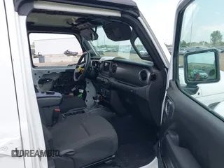 2023 Jeep Gladiator Sport S with VIN 1C6HJTAG3PL532694, listed as a IAAI auction lot 42446863 with 40,525 mi miles and . Bid and sale history available at DreamBid. Image 5.