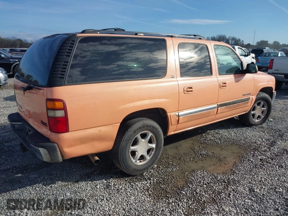 2000 GMC Yukon XL SLT with VIN 3GKFK16T9YG166699, listed as a IAAI auction lot 41070324 with 271,068 mi miles. Bid and sale history available at carsss.com. Image 4.