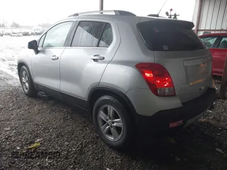 2015 Chevrolet Trax LT with VIN KL7CJLSB1FB082471, listed as a IAAI auction lot 41442413 with 91,520 mi miles. Bid and sale history available at carsss.com. Image 3.