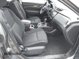 2018 Nissan Rogue SV z VIN KNMAT2MV7JP579770, wystawiony jako IAAI lot #41711131 z przebiegiem 85 406 mil mil oraz . Historia ofert i sprzedaży dostępna na DreamBid. Obrazek 5.