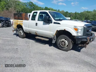 2011 Ford F-350 with VIN 1FT7X3B63BEC03404, listed as a IAAI auction lot 42282544 with 321,957 mi miles and . Bid and sale history available at DreamBid. Image 1.