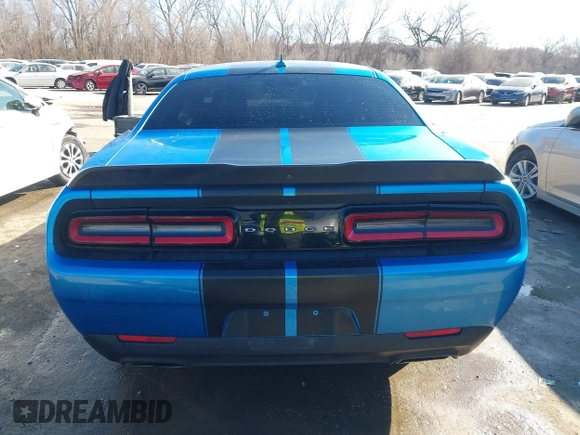 2019 Dodge Challenger R/T Scat Pack Widebody z VIN 2C3CDZFJ0KH552252, wystawiony jako IAAI lot #41662399 z przebiegiem 63 337 mil mil oraz . Historia ofert i sprzedaży dostępna na DreamBid. Obrazek 17.