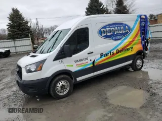 2021 Ford Transit Cargo z VIN 1FTBR2C83MKA48498, wystawiony jako Copart lot #47932335 z przebiegiem 135 997 mil mil oraz Szkoda całkowita • Salvage title. Historia ofert i sprzedaży dostępna na DreamBid. Obrazek 1.