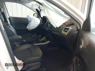 2018 Jeep Compass Latitude with VIN 3C4NJCBB3JT502380, listed as a IAAI auction lot 42144953 with Not provided miles and . Bid and sale history available at DreamBid. Image 5.