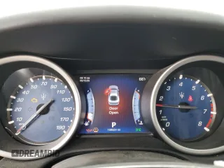2016 Maserati Ghibli S Q4 z VIN ZAM57RTA6G1172334, wystawiony jako Copart lot #56601575 z przebiegiem 109 524 mil mil oraz Szkody całkowita. Historia ofert i sprzedaży dostępna na DreamBid. Obrazek 9.