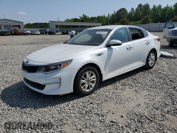2016 Kia Optima LX z VIN 5XXGT4L38GG030133, wystawiony jako Copart lot #59385105 z przebiegiem 130 546 mil mil oraz Czysty tytuł • Clean title. Historia ofert i sprzedaży dostępna na DreamBid. Obrazek 1.