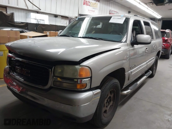 2004 GMC Yukon XL SLE with VIN 3GKEC16T14G149236, listed as a IAAI auction lot 41550083 with 165,759 mi miles. Bid and sale history available at carsss.com. Image 2.
