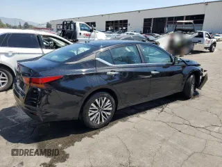 2025 Nissan Altima SV z VIN 1N4BL4DV8SN385784, wystawiony jako Copart lot #59095405 z przebiegiem 1 635 mil mil oraz Czysty tytuł • Clean title. Historia ofert i sprzedaży dostępna na DreamBid. Obrazek 3.