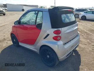 2009 Smart fortwo Passion with VIN WMEEK31X99K294322, listed as a IAAI auction lot 42014658 with Not Provided miles. Bid and sale history available at carsss.com. Image 3.