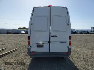 2005 Freightliner Sprinter with VIN WDYPD644X55808602, listed as a Copart auction lot 55554884 with 275,716 mi miles and Salvage Title. Bid and sale history available at DreamBid. Image 6.